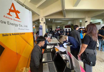 Arrow-Energy-set-up-an-exhibition-booth-at-the-KMITL-Job-Fair-2023.-2