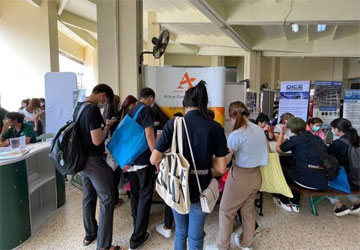 Arrow-Energy-set-up-an-exhibition-booth-at-the-KMITL-Job-Fair-2023.-6