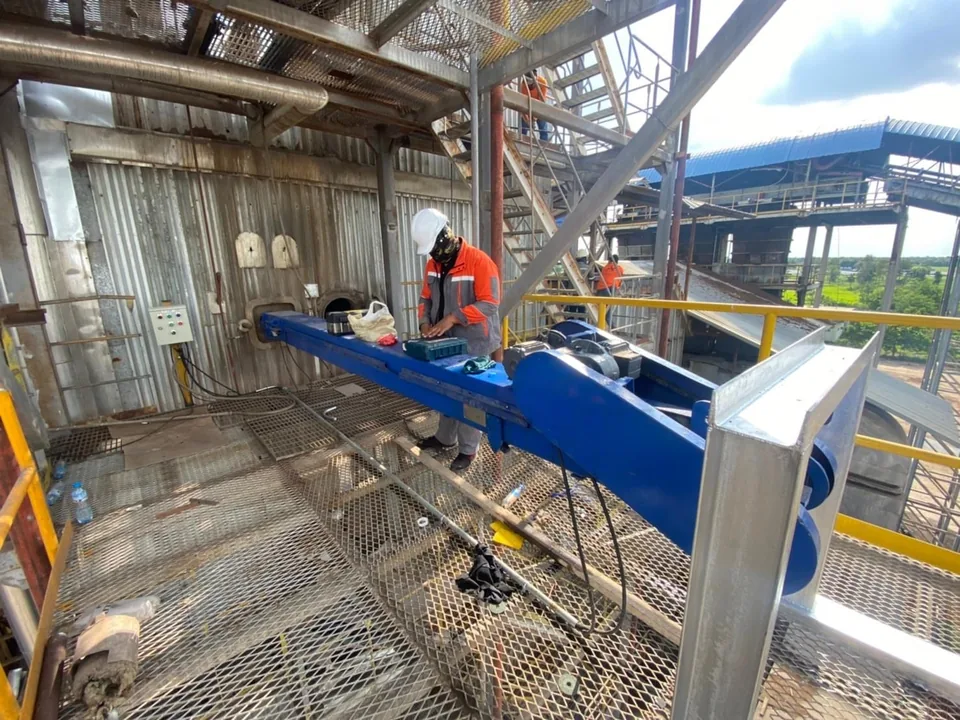 Arrow Energy long retractable soot blower installed on a boiler platform during commissioning